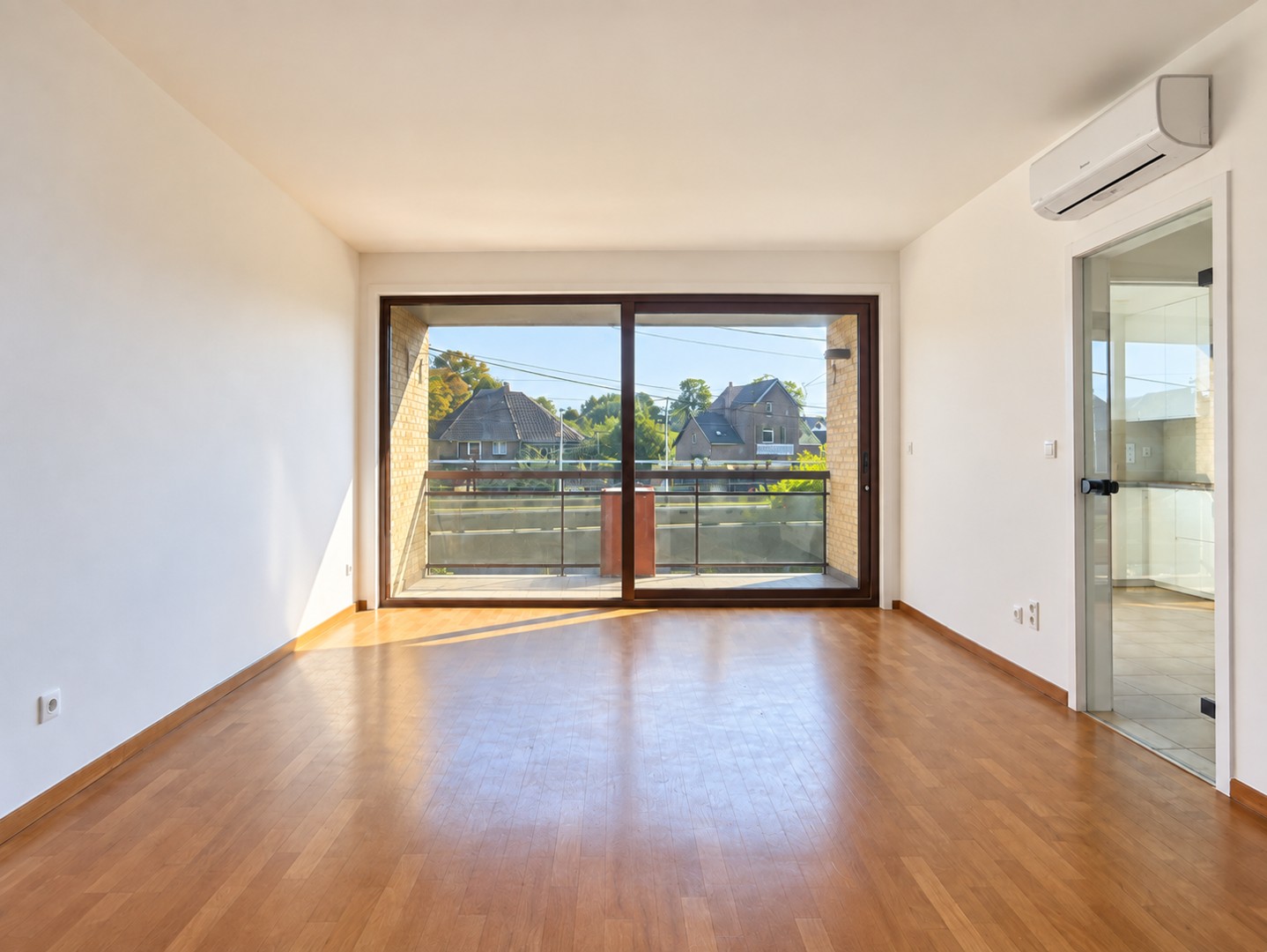 Gerenoveerd appartement te huur in De Pinte met 2 slaapkamers, garage en parkeerplaats! - foto 5