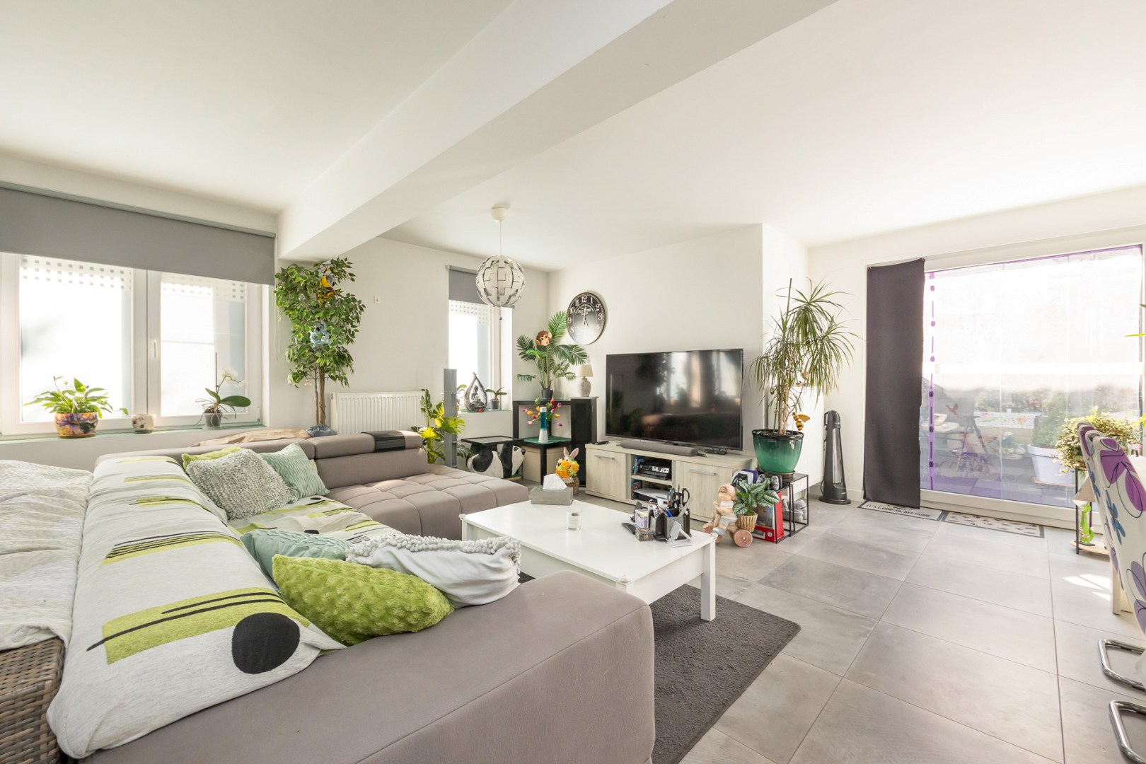 Gerenoveerd gelijkvloers appartement (149m²) met 2slpk, stadstuin en garagebox! - foto 2