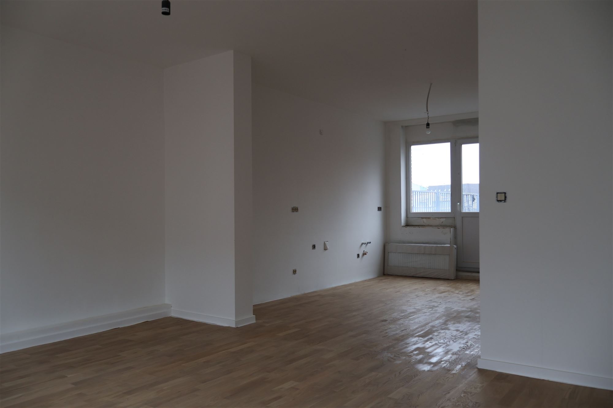 Gerenoveerd triplex appartement in het centrum van Kapellen - foto 3