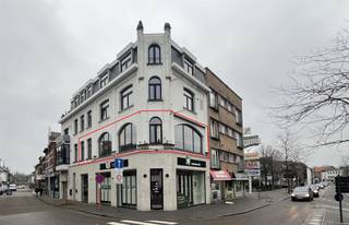 Ideaal gelegen kantoor in het centrum van Kapellen. Het kantoor is ingedeeld met kantoorruimte, keuken en apart toilet. De keuken is onder...
