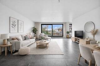 RUIM APPARTEMENT MET 3 SLAAPKAMERS , ZEER GROOT TERRAS MET ZICHT OP GROENGELEGEN OP DE 1 STE VERD MET LIFT VLAKBIJ GEZELLIG KERKPLEINhal, ruime...