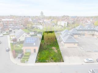 Bouwgrond voor halfopen bebouwing, koppelbouw, in het centrum van Tielt die deel uit maakt van een rustig gelegen verkaveling in de directe...