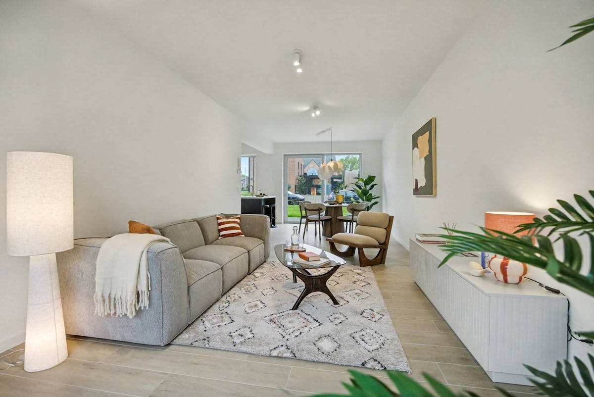 TE HUUR: Unieke woning met 4 slaapkamers en twee badkamers - foto 3