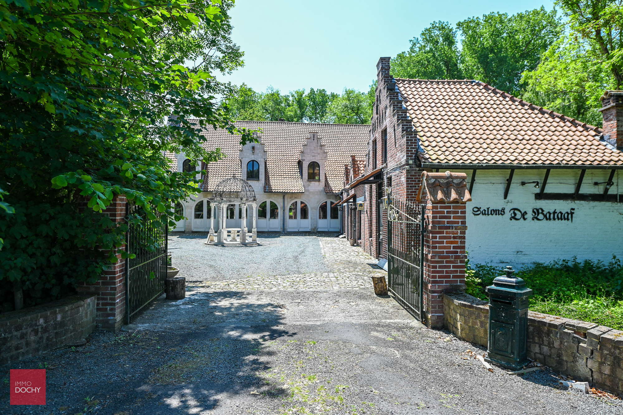 Complex commercial avec habitation, situé dans un environnement rural et calme. - photo 3