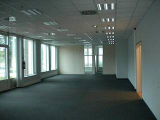 Dit moderne kantorenpark is gelegen in het hart van de Mechelse bedrijvigheid, naast de E19 ter hoogte van Mechelen-Noord (exit 9). De 60m hoge Mechelen Campus Tower is uiterst zichtbaar vanop de E19. Rondom staan 10 medium-hoge kantoorgebouwen, die met elkaar verbonden zijn via een ondergrondse parking. Oppervlaktes op maat van de huurder. Bijkomende faciliteiten in het park zijn een fitness center, kinderdagverblijf en bedrijfsrestaurant.<br />Oppervlakte: 282 m²