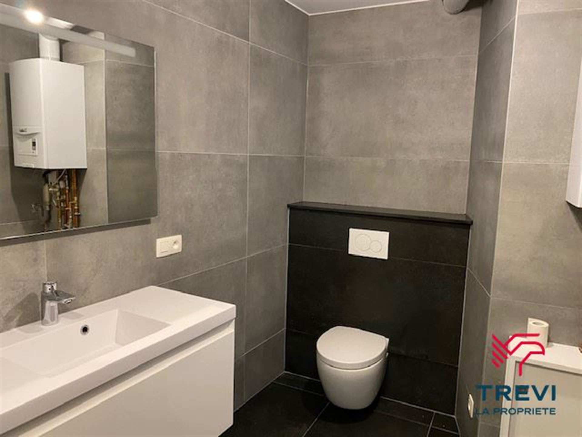 Appartement te huur in Haine-Saint-Pierre met 2 slaapkamers - foto 5