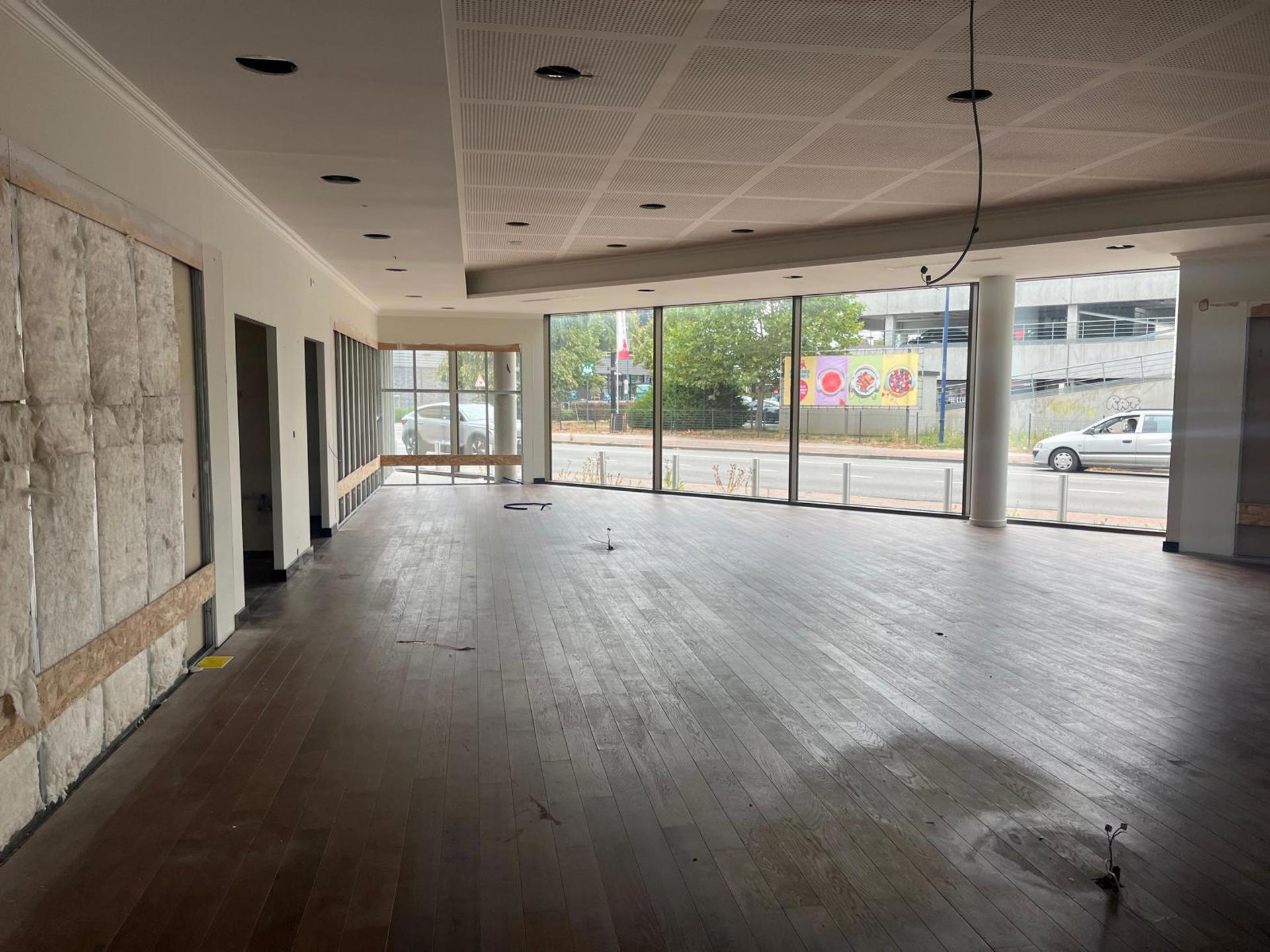 Commercieel gelijkvloers met uitstekende visibiliteit - foto 4