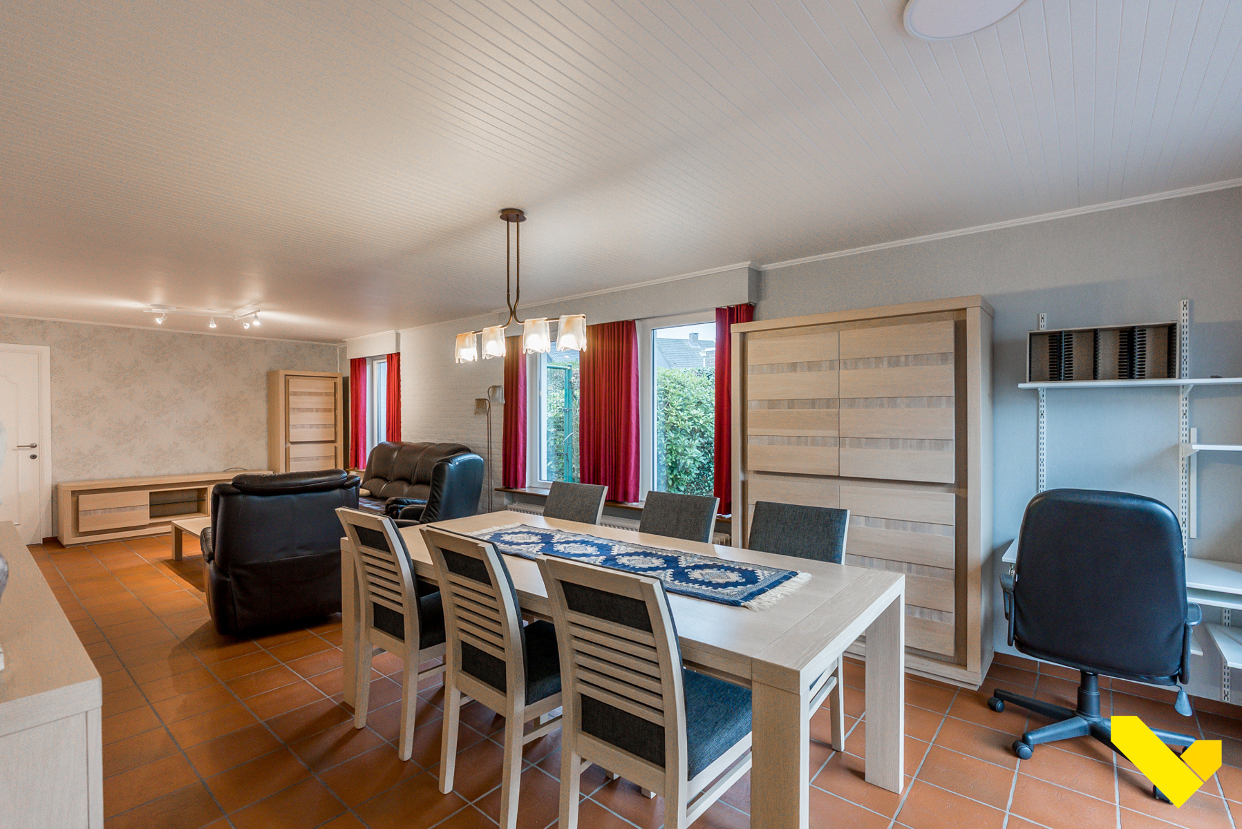 Instapklare en gerenoveerde gezinswoning! - foto 4