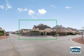 Op een rustige en gegeerde woonlocatie in Maasmechelen bevindt zich deze karaktervolle open bebouwing, gelegen op een mooi perceel van 8a26ca...