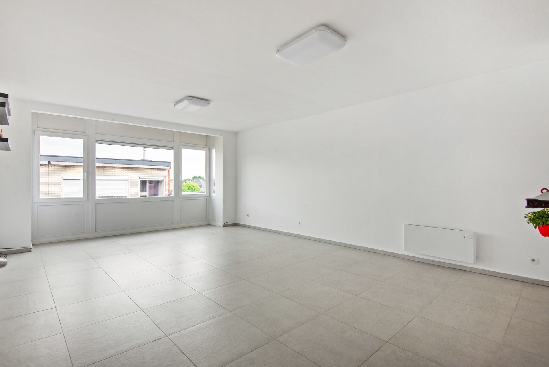 Smaakvol gerenoveerd appartement met terras en optionele garage - foto 4