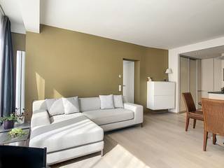 Prachtig gerenoveerde 2 slaapkamerappartement in Residentie Apollo. Dit ruime zonnig appartement is volledig instapklaar!Indeling:Inkomhal...