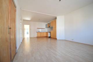 Appartement op de 1ste verdieping met twee slaapkamers, centraal gelegen in het centrum van Sint-Job. Het appartement is 93m² groot en is als...