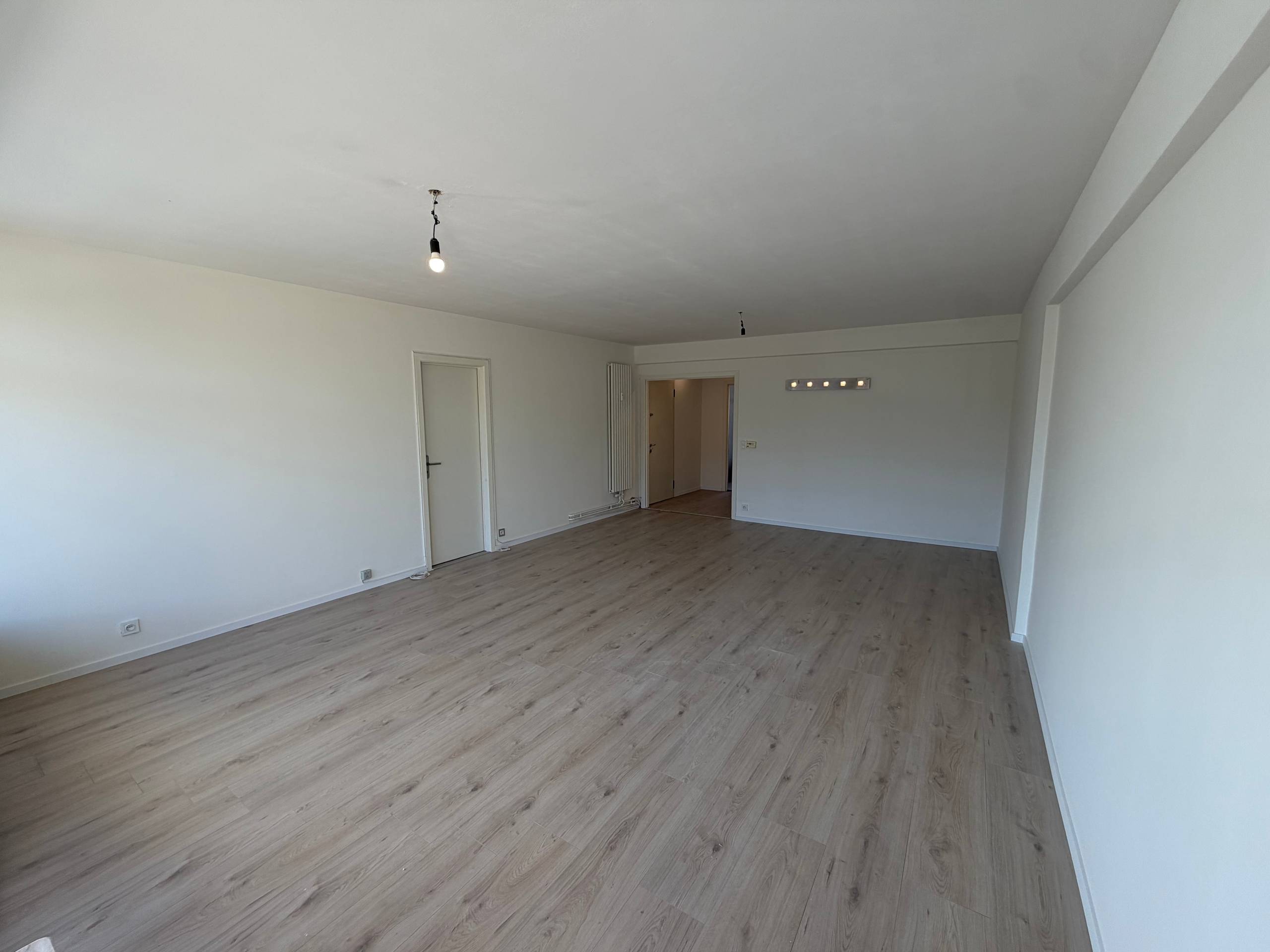 GENK te koop: gerenoveerd appartement met 2 slaapkamers - foto 4