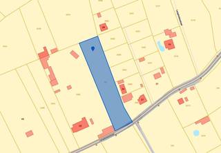 Grote recreatiegrond op ca 3925 m².De grond is gunstig gelegen in een rustige omgeving en toegankelijk via de straat.Het perceel is momenteel bebost...
