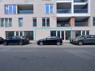 Fenomenaal gelegen nieuwbouw kantoorruimte/handelspand met een oppervlakte van 129 m² te koop aan het Handelsdok, een absolute toplocatie in Gent.De...