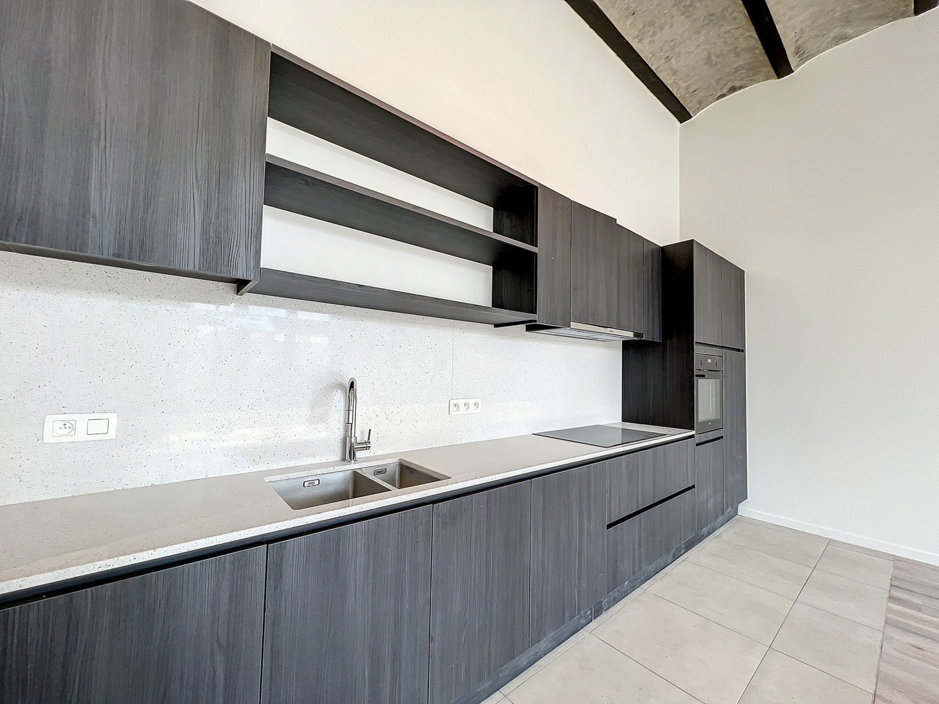 Uniek appartement met 2 slp, staanplaats, wintertuin te Gent - foto 3
