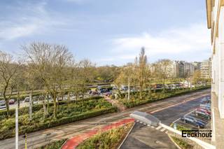 Lichtrijk en zonnig 3-slaapkamerappartement gelegen op de 4de verdieping in de standingvolle residentie 'Tunis'. Deze residentie bevindt zich in...