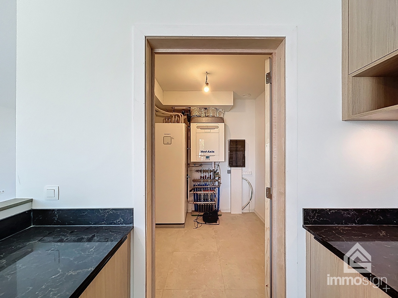 Instapklaar nieuwbouw appartement met 3 slaapkamers, 2 parkeerplaatsen, terras en kelderberging te Kinrooi - foto 3