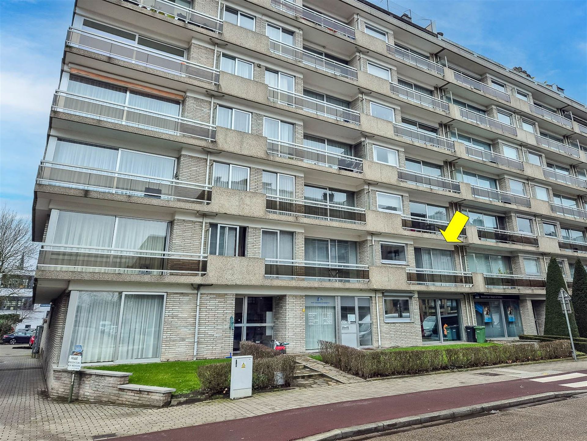 Zeer verzorgd appartement met 3 slaapkamers, 2 terrassen en 2 garageboxen (opt.) - foto 1
