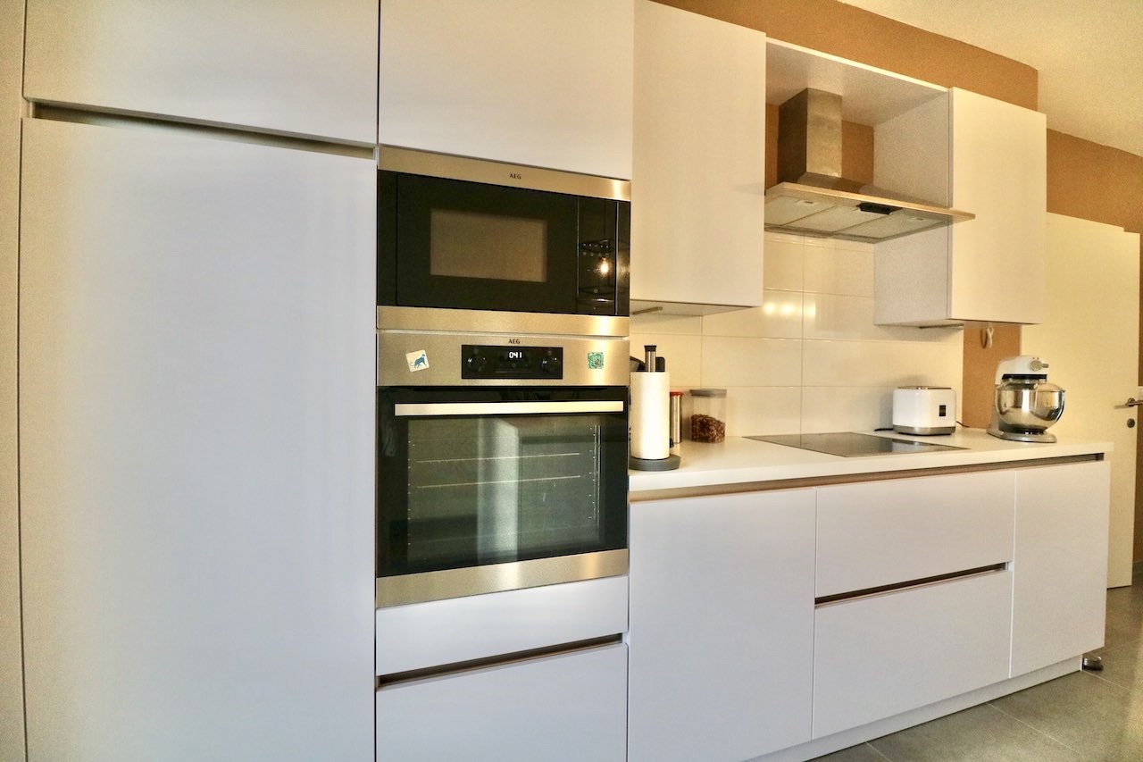 Luxueuse half open woning met 3 slpk, tuin, terras en carport voor 1.100 EUR/mnd - foto 4