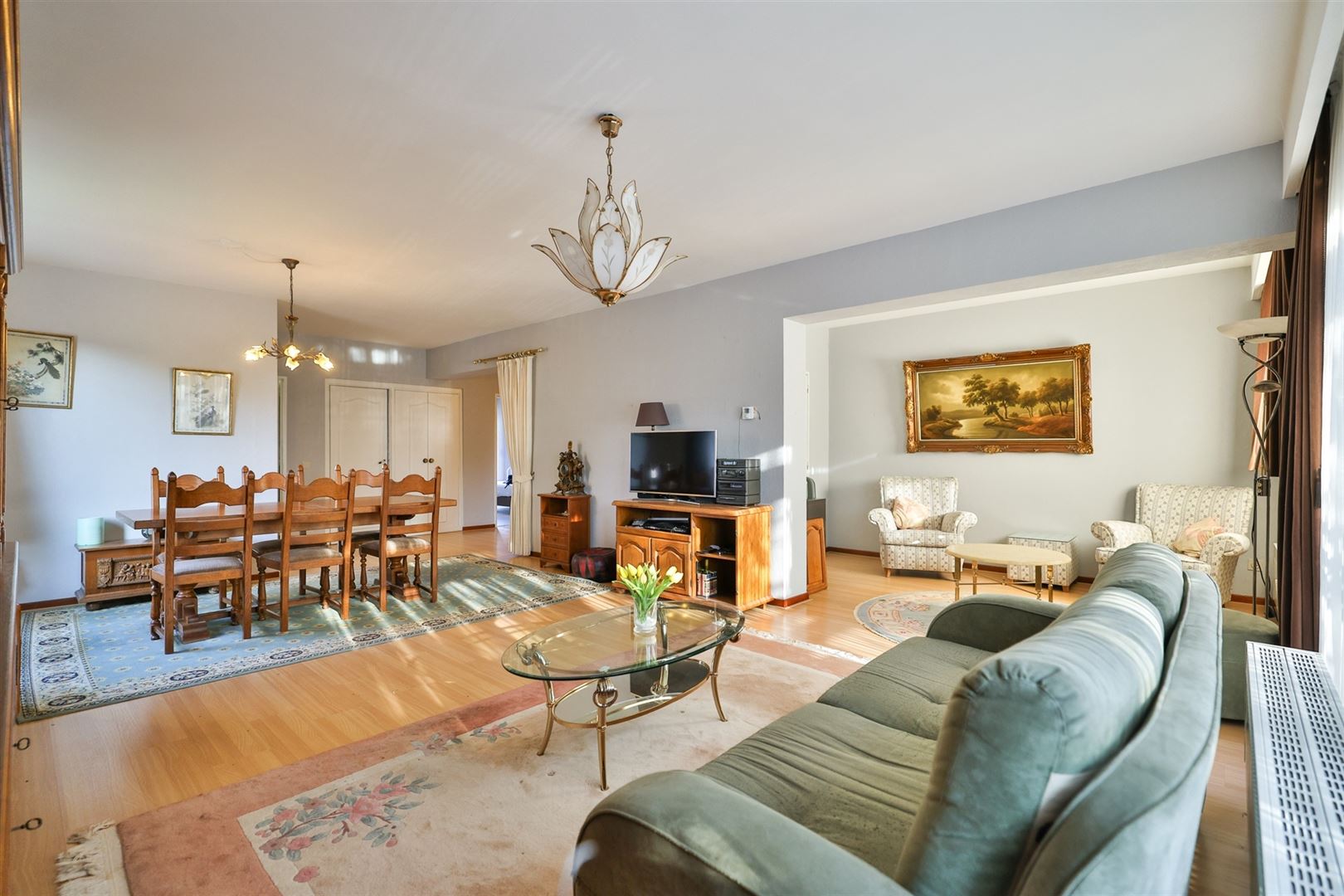 Ruim appartement (100m²) met 2 slaapkamers te Mortsel - foto 1