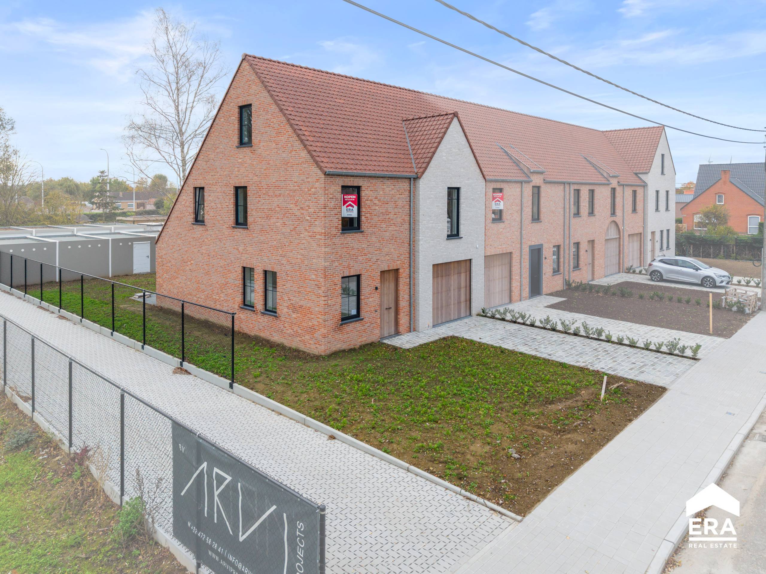 Prachtige 4 slaapkamer nieuwbouwwoning met 2 garages - foto 2