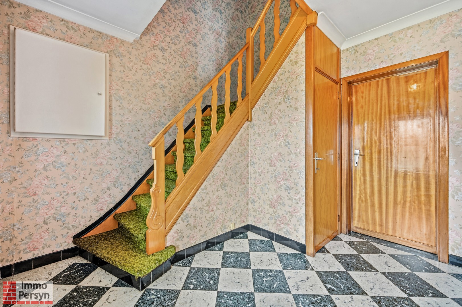 Karaktervolle renovatiewoning met achteruitweg te Messelbroek - foto 3