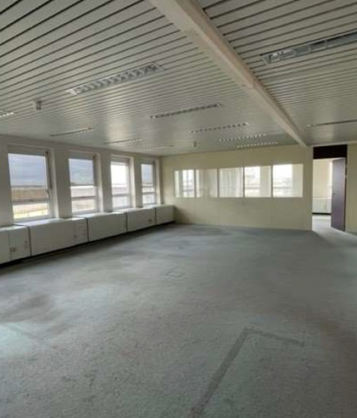 Commercial for rent in Auderghem - photo 2