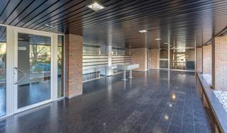 Instapklaar hoekappartement met 2 slaapkamers en prachtig verzicht op BrusselDit recent vernieuwde appartement bevindt zich op de zevende verdieping...