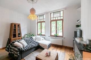 Mooi gerenoveerd en bemeubeld 1-slaapkamer appartement ca 65m² aan het trendy 'Zuid' vlakbij het centrum van Antwerpen.De gezellige zithoek, eetkamer...