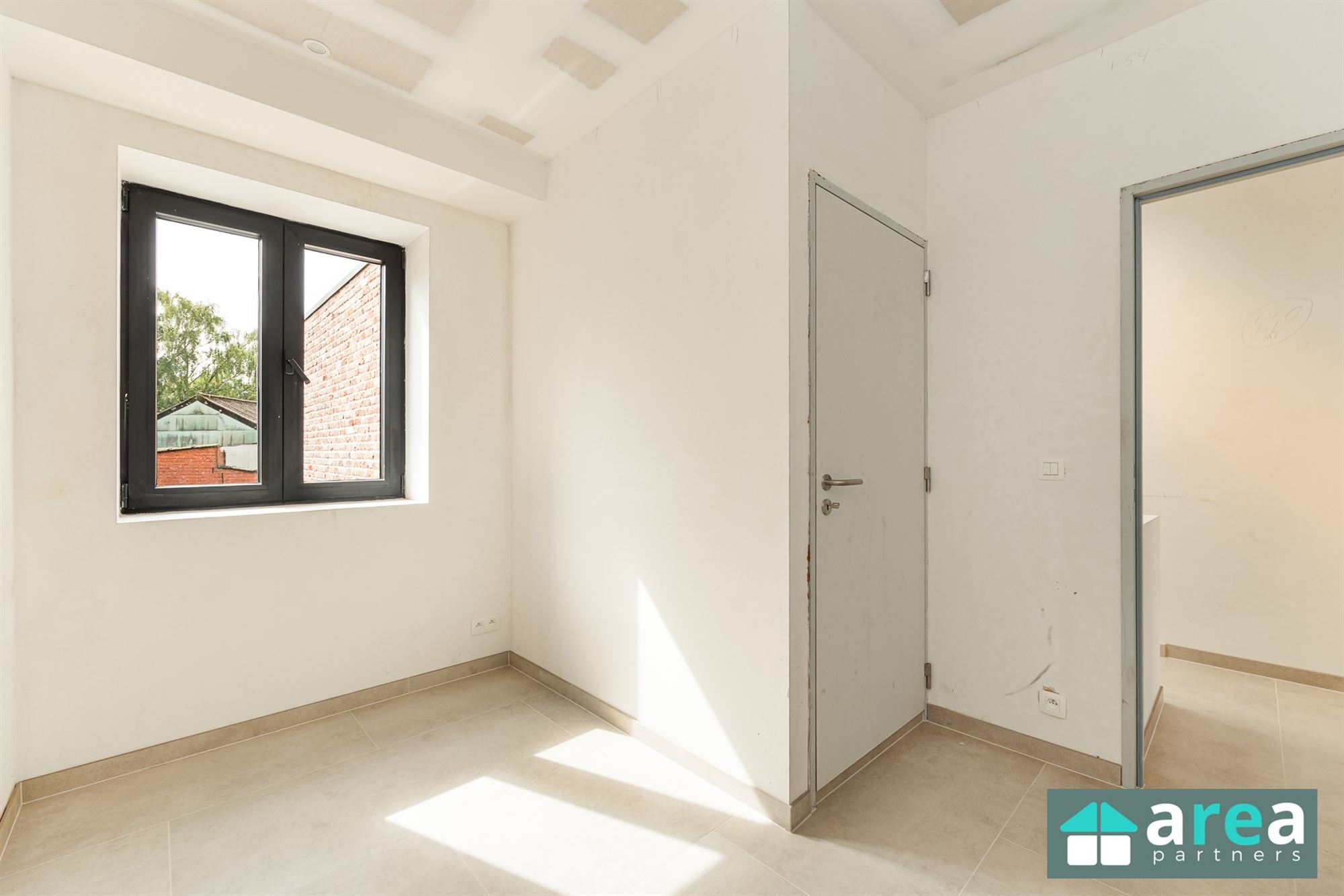 Gerenoveerde woning met 3 slpk en tuin! - foto 4