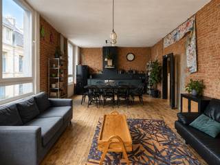 (STUDENTS ONLY) Looking for a cozy student apartment in the heart of Antwerp? Four comfortable student rooms are still available on the lively Fransenplaats, with rents ranging from €495 to €585 per month.Fransenplaats 6 is more than just a place to live and study. The PIVA and KdG campuses are within walking distance, and shops, public transportation, and the city center are all easily accessible. The residence combines comfortable student rooms with pleasant common areas. It’s the ideal place to study, relax, and live together in a charming neighborhood.On the ground floor, you’ll find Paulette, the cozy coffee bar run by resident Paulien. It’s the perfect spot to start your day, study with a cup of coffee, or meet your neighbors.A unique place where comfortable living, Antwerp city life, and a wonderful community come together.