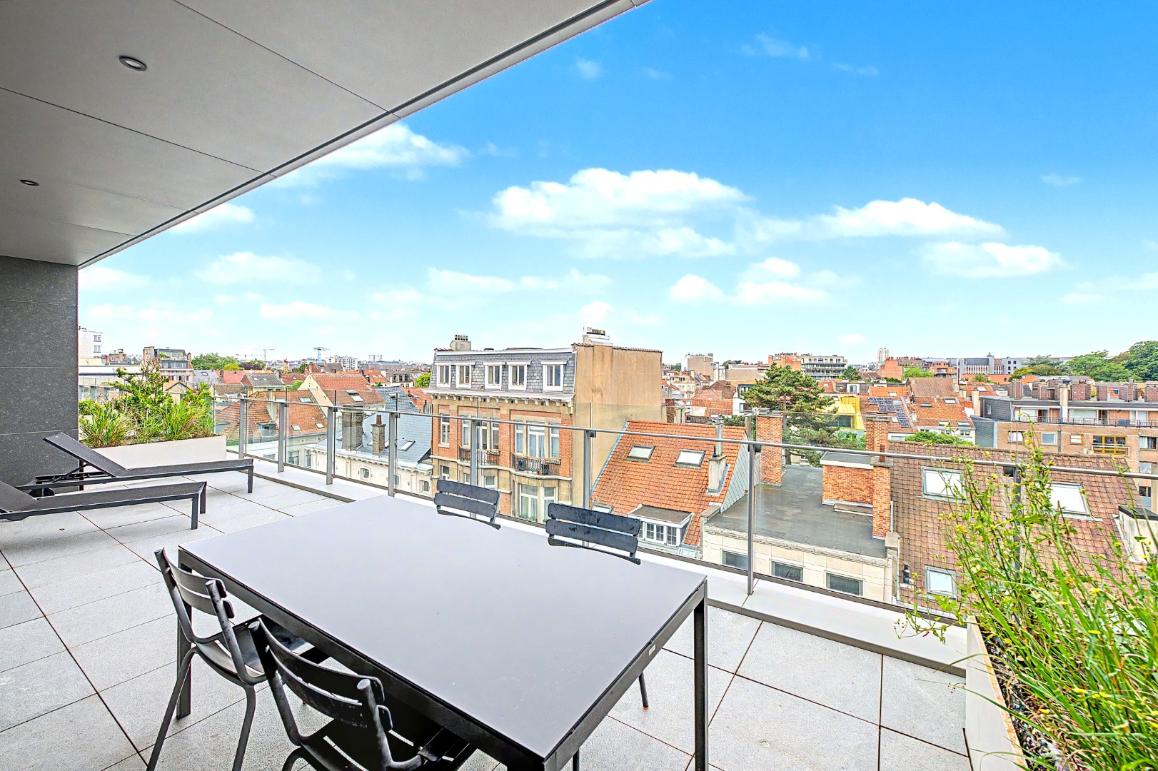 Gemeubeld penthouse met terrassen nabij Chatelain - foto 5