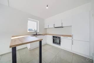 MAISON NEUVE PRÊTE A VIVREProjet de 6 maisons neuves située dans un cadre champêtre à 2 pas du centre ville de Huy.Sur une parcelle de 456m2, cette...