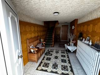 Charmante bel-étagewoning met 3 slaapkamers, uitbreidingsmogelijkheden naar zolder toe, garage en gezellige tuin gelegen in Kessel-Lo...