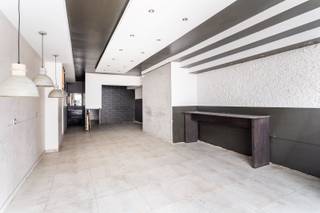 Winkelpand op strategische locatieDit winkelpand is gelegen in de Lange Beeldekensstraat 163, een straat met commerciële mogelijkheden in Antwerpen...