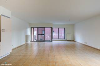 INSTAPKLAAR EN ENERGIEZUINIG APPARTEMENT MET PARKEERPLAATS AAN DE RAND VAN CENTRUM TONGEREN*** Bekijkt U deze woning via een aanverwante website?...