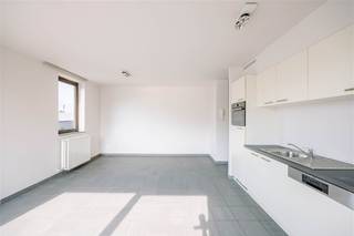 <p><span>GHENT - Looking for an</span><span> Instap-ready rooftop apartment with spacious, sunny terrace at Ghent's Sint-Pieters station for sale? </span></p><p><span>Then this property is for you.</span></p><p><span> </span></p><p><span>The most important assets in a nutshell: <br /><br /></span></p><ul><li><span>Located at a top location </span><span>near Ghent-Sint-Pieters Station</span></li><li><span>Easily accessible, yet in a green inner area</span></li><li><span>Penthouse apartment </span></li><li><span>Ideal for own occupation as well as investment or for studying children</span></li><li><span>Energy efficient</span><span> </span></li><li><span>Close to stores, schools and public transport</span></li><li><span>Spacious terrace with good orientation (South-East)</span></li><li><span>Ready to move in and well maintained</span></li><li><span>Low common costs</span></li><li><span>Abundance of natural light</span></li></ul><p><span> </span></p><p><span>This is what the layout looks like:</span></p><p><span>Entrance hall, separate toilet, storage room,</span><span> living area, dining area, open kitchen with large sliding window, terrace, bedroom and bathroom with bathtub.</span></p><p><span> </span></p><p><span>Important:</span></p><p><span>Guide price apartment: 325,000 EUR</span></p><p><span>EPC: 169 kWh/(m² year)</span></p><p><span> </span></p><p><span>Contact Axel Lenaerts estate agents for further info or a site visit: 09 245 24 24 or <span>hannelore@axellenaerts.be</span></span></p><p><span> </span></p><p><span> </span></p>