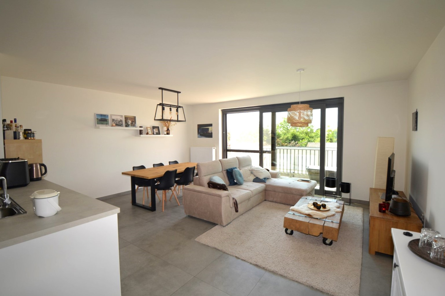 RECENT APPARTEMENT MET 2 SLK, TERRAS EN PARKING! - foto 2