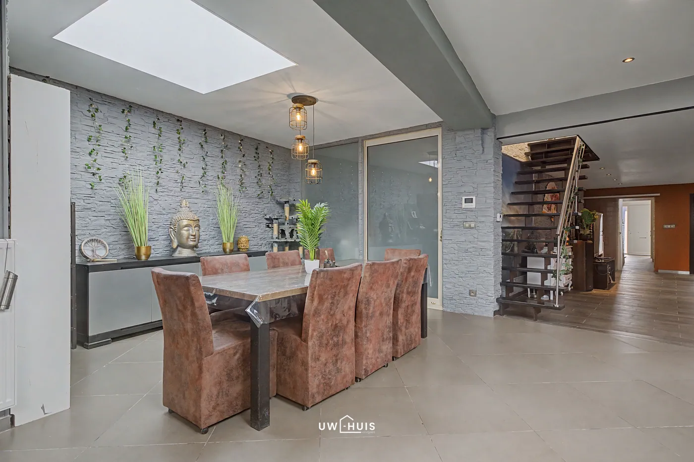 Spacious family home with 7 bedrooms, large garage, and rooftop terrace in the center of Beveren - photo 5