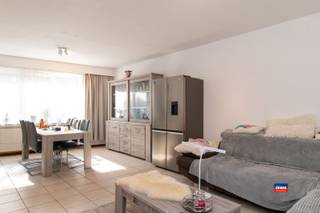 <p><span>HOBOKEN | OP TE FRISSEN GELIJKVLOERSAPPARTEMENT MET TWEE SLAAPKAMERS, TUIN EN AUTOSTAANPLAATS | MOMENTEEL VERHUURD !</span></p><p><span>Indeling als volgt : inkomhal met vestiairehoek - apart toilet - woonkamer - basis geïnstalleerde keuken - badkamer met ligbad/douche - wasplaats met technische unit - 2 slaapkamers waarvan de grote slaapkamer toegang geeft tot de tuin - achteraan het gebouw is een overdekte autostaanplaats</span></p><p><span> </span></p><p><span>TROEVEN :</span></p><p><span>- gunstig EPC (B)</span></p><p><span>- rustige ligging</span></p><p><span>- lage algemene kosten</span></p>