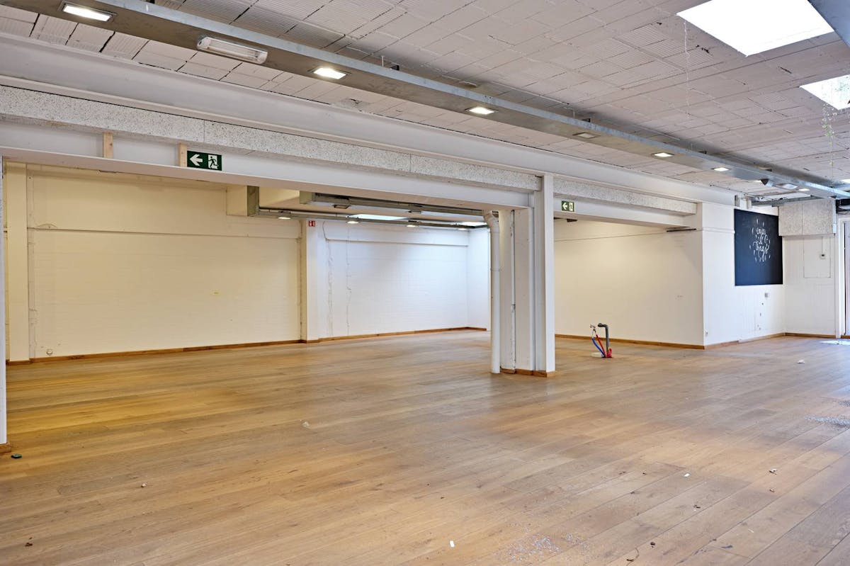 Handelspand met garages te koop in centrum Roeselare - foto 4