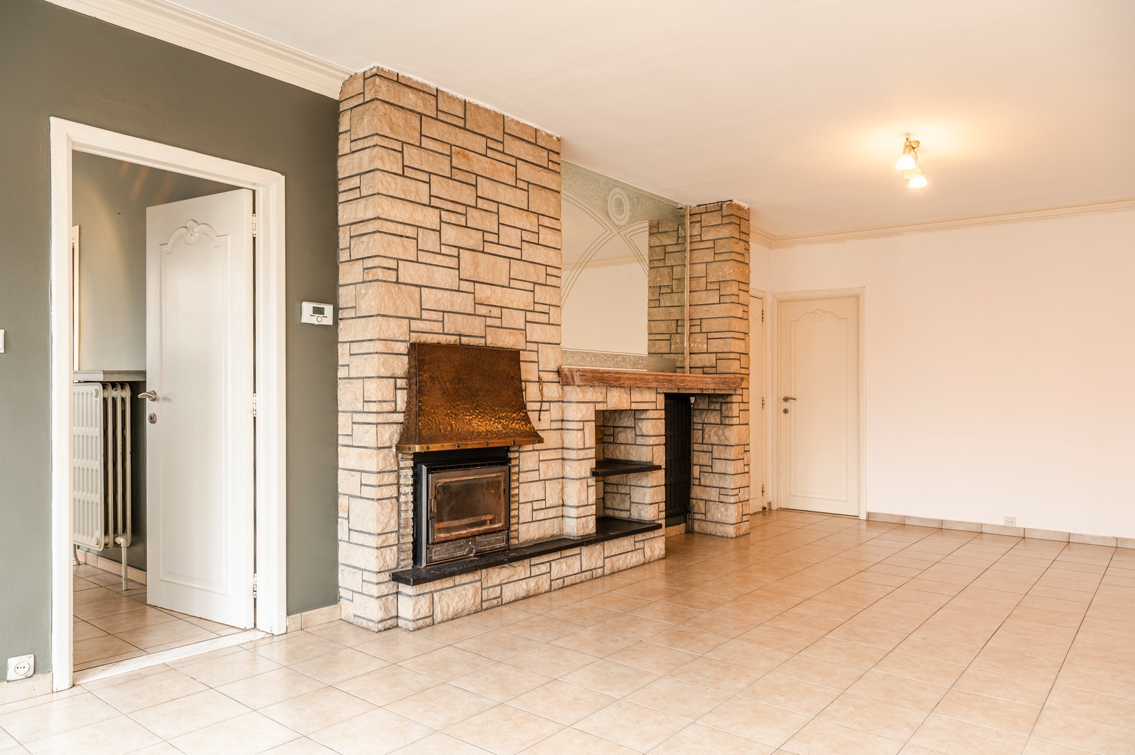 Op te frissen appartement op de eerste verdieping te Sint-Niklaas. - foto 4