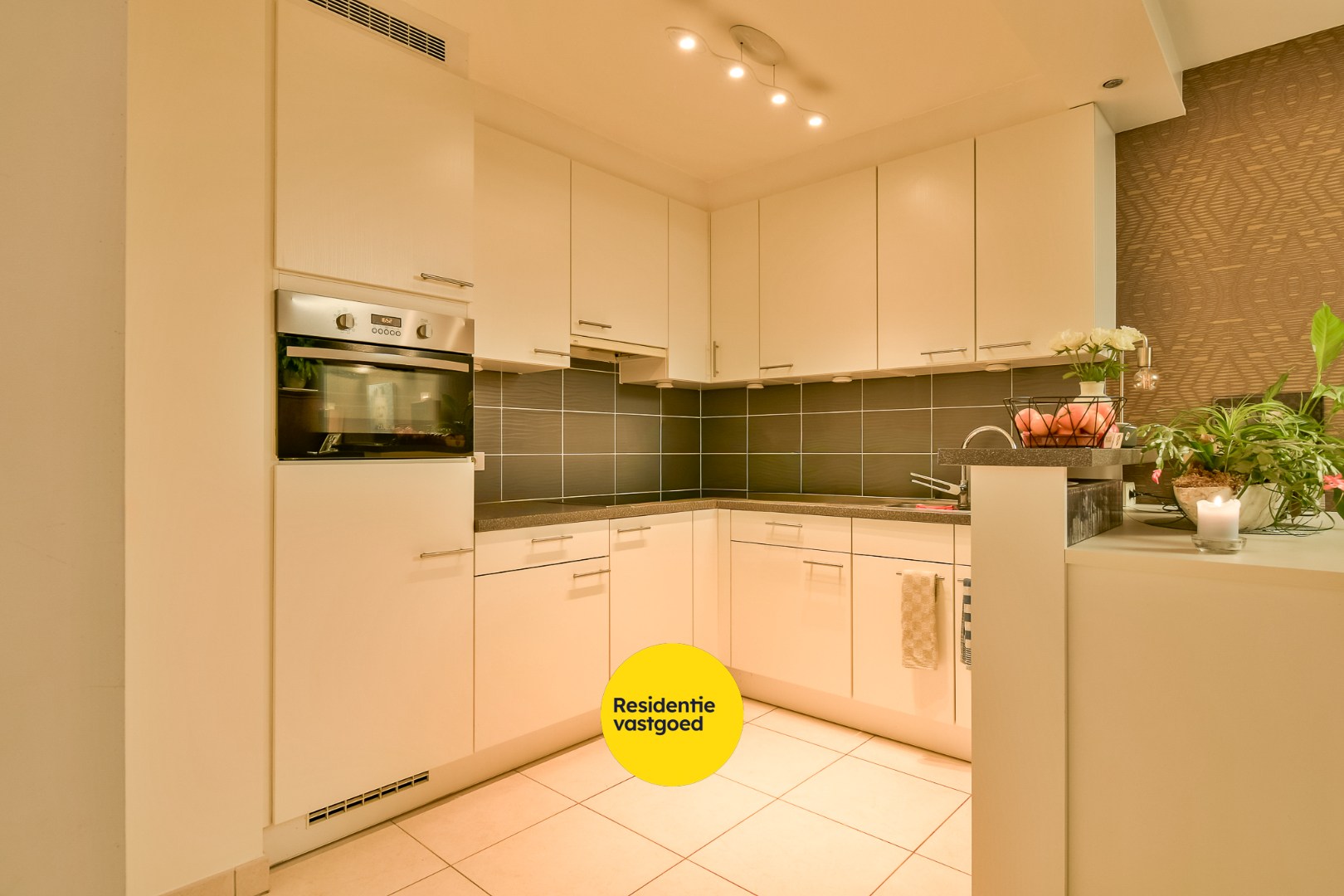 Ruime en energiezuinige gelijkvloerse appartement in het centrum van Torhout. - foto 4