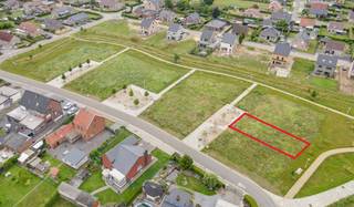 Lot 92 betreft een bouwperceel van 3a 68ca, bestemd voor halfopen bebouwing. Dit lot is gelegen op de Sint-Barbarastraat te Diepenbeek.<br />De gemiddelde perceelbreedte bedraagt 13m en de gemiddelde perceeldiepte 27m.<br /><br />Interesse? Neem gerust contact op met ons kantoor voor bijkomende inlichtingen op het nummer 011 80 00 00 of via info@vestio.com