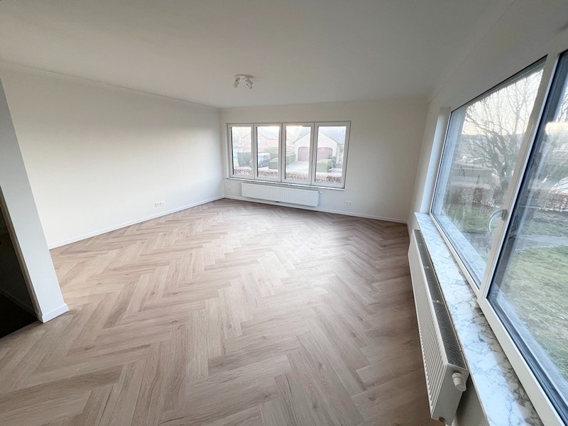 Stijlvol gerenoveerd appartement met 3 slaapkamers, garage en berging - foto 2