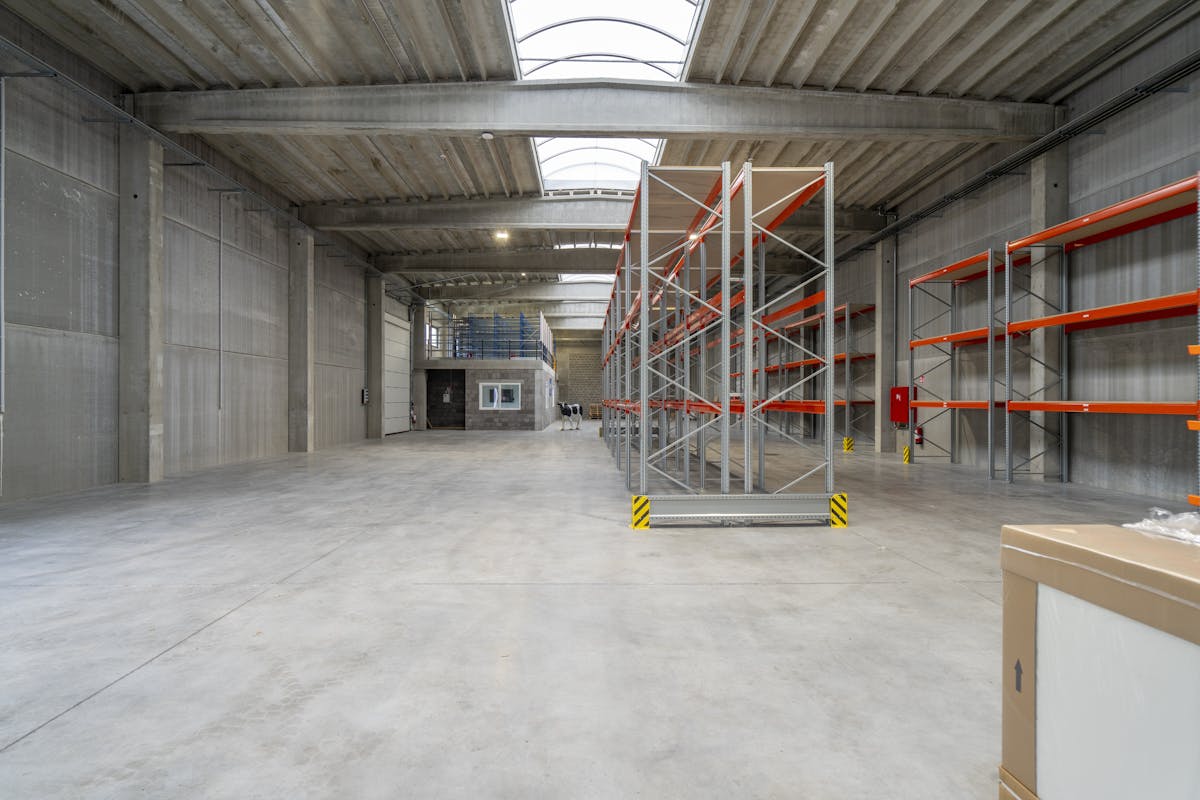 Magazijn met kantoor te huur in Zulte - foto 5