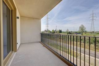 <p><span>Nieuwbouwappartement met twee slaapkamers in Lier</span></p><p><span> </span></p><p><span>In lier, gelegen op het Moederplein 12, bevindt zich dit nieuwbouwappartement met twee slaapkamers en autostaanplaats (inbegrepen in de prijs). Dankzij de goede locatie nabij de ring van Lier zijn zowel winkels, scholen en openbaar vervoer makkelijk bereikbaar. Het station van Lier is op slechts 10 minuten wandelen. Rust en bereikbaarheid komen hier samen. Dankzij het E peil 28, de ventilatie type D, de zonnepanelen en vloerverwarming is dit de ideale opportuniteit voor u. </span></p><p><span> </span></p><p><span>Indeling:</span></p><p><span>Tweede verdieping</span></p><p><span>- Slaapkamer 1</span></p><p><span>- Slaapkamer 2</span></p><p><span>- Badkamer</span></p><p><span>- Wc</span></p><p><span>- Woonkamer en keuken</span></p><p><span>- Terras</span></p><p><span> </span></p><p><span>Kelder</span></p><p><span>- Private berging (inbegrepen in de prijs)</span></p><p><span>- Gemeenschappelijke fietsenstalling</span></p><p><span>- Autostaanplaats (inbegrepen in de prijs)</span></p><p><span> </span></p><p><span>Troeven:</span></p><p><span>- Nieuwbouw</span></p><p><span>- Eerste bewoning</span></p><p><span>- Ruim Terras</span></p><p><span>- Energiezuinig</span></p><p><span>- Ventilatie type D</span></p><p><span> </span></p><p><span>Ben jij geïnteresseerd in dit appartement te huur in Lier, ben je op zoek naar ander vastgoed of wens je de waarde van jouw eigendom te kennen? Dan ben je bij BOLT immo aan het juiste adres! Wij helpen jou graag verder.</span><span> </span></p><p><span> </span></p>