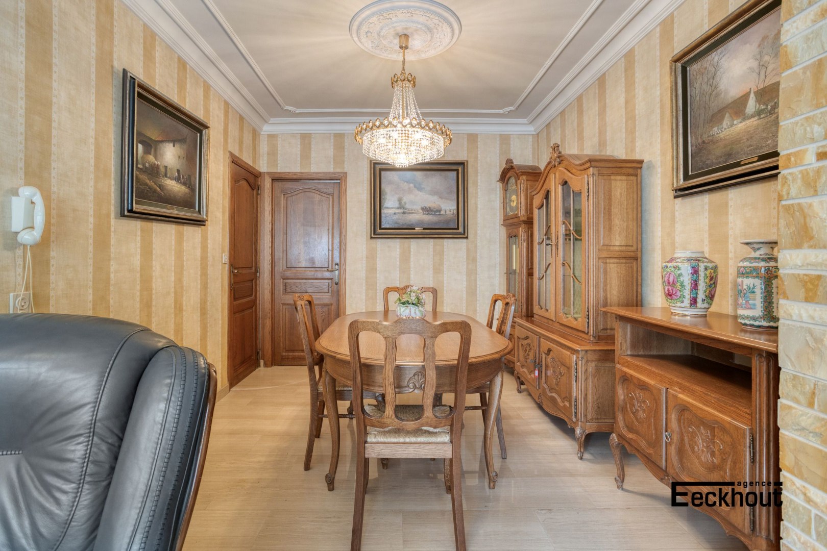Verzorgde woning met ruime garage en achterliggend pakhuis. - foto 4