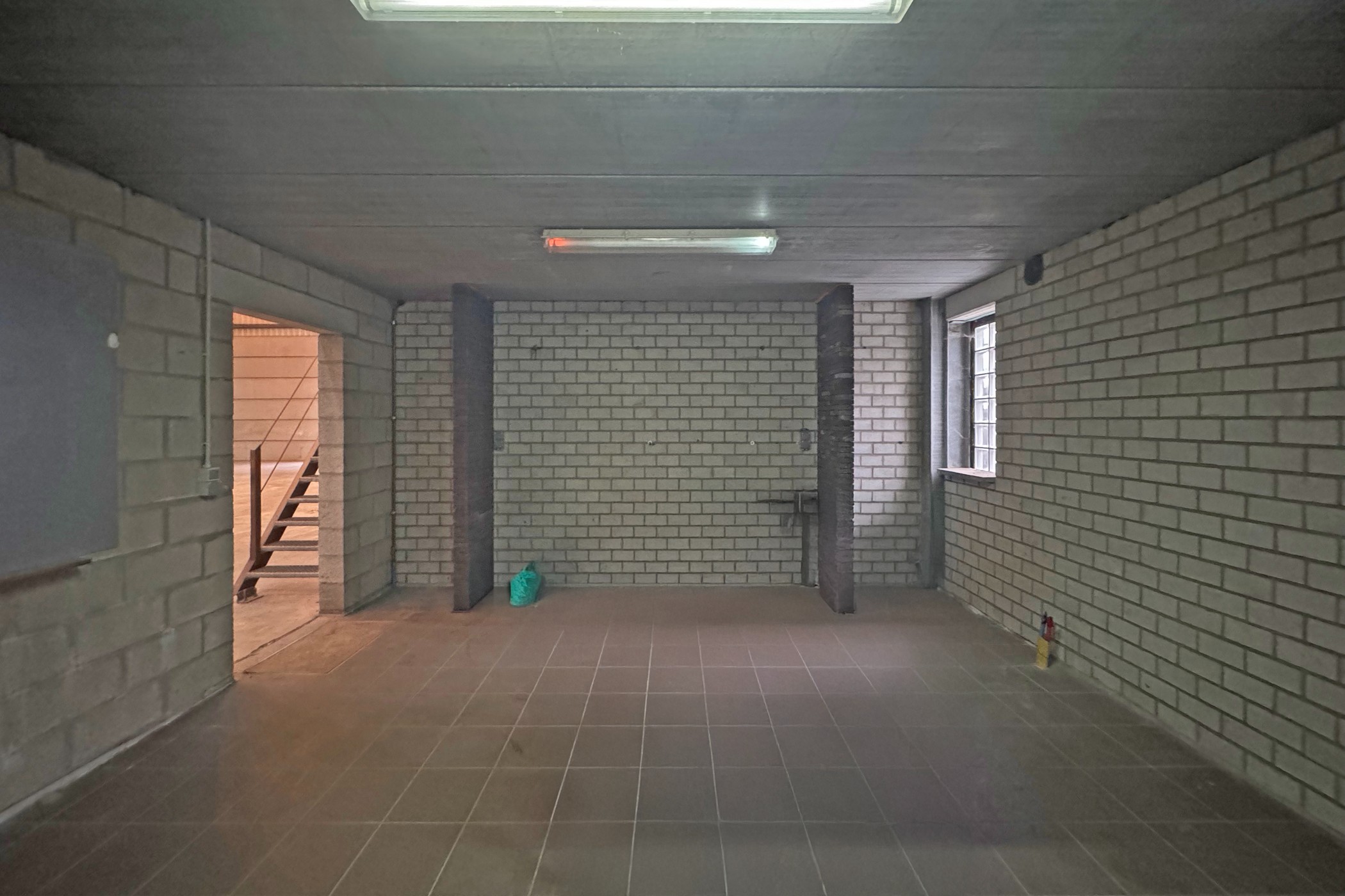 Te koop: Magazijn van 600 m² op perceel van 2.744 m² te Eeklo - foto 5